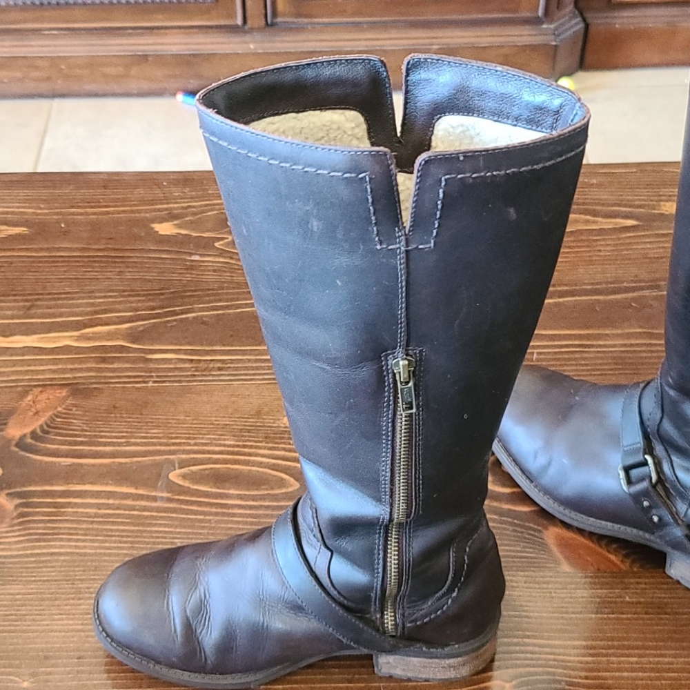 UGG Riding Boots - Picture 7 of 9